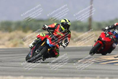 media/Oct-13-2025-Moto Forza (Mon) [[a66d839500]]/3-B Group/Session 3 (Turn 16)/